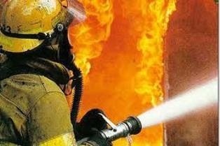 Спасатели МЧС России ликвидировали пожар в неэксплуатируемом строении в Полысаевском ГО