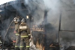 Спасатели МЧС России ликвидировали пожар в частном гараже в Полысаевском ГО