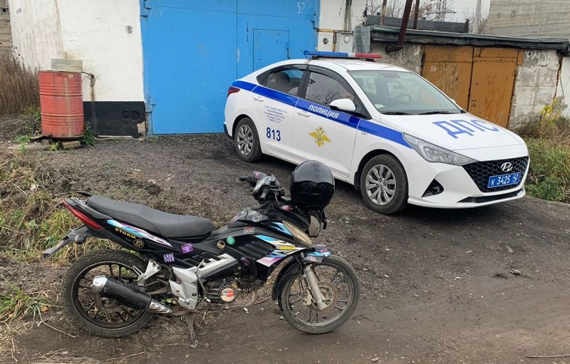 В Полысаеве полицейские привлекли к ответственности местную жительницу, которая допустила несовершеннолетнего сына к управлению мопедом