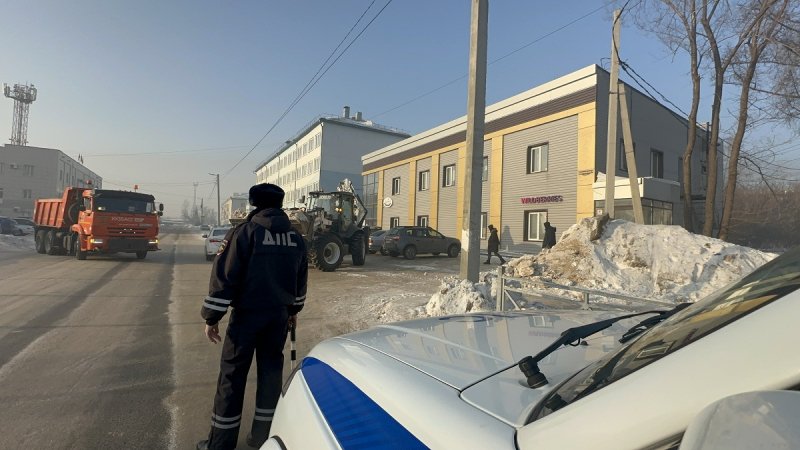 В Полысаеве сотрудники госавтоинспекции ликвидировали опасную снежную горку