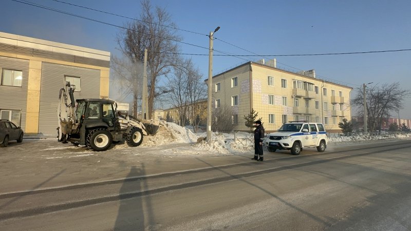 В Полысаеве сотрудники госавтоинспекции ликвидировали опасную снежную горку